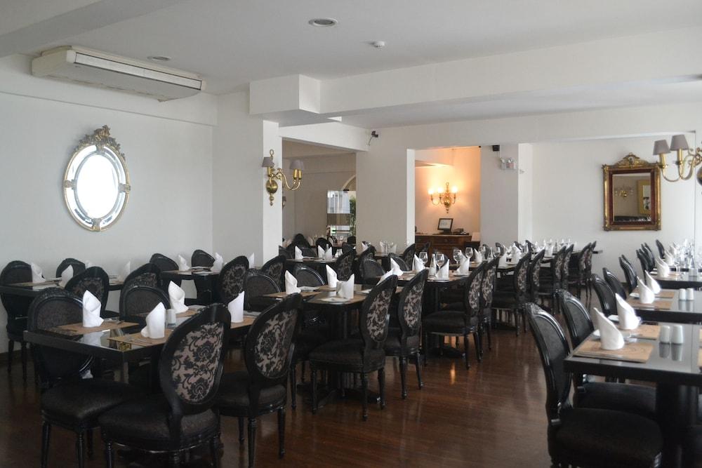 Jose Antonio Hotel