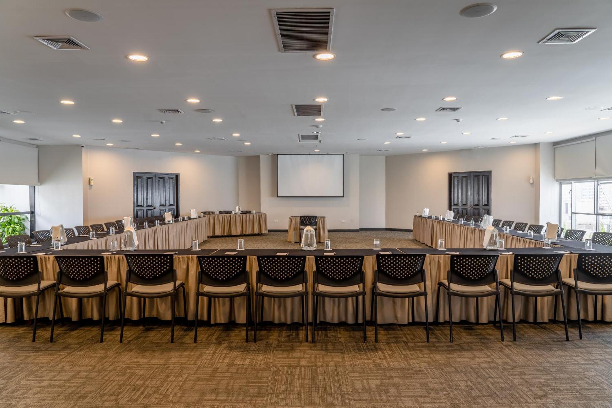 Jose Antonio Hotel 4*