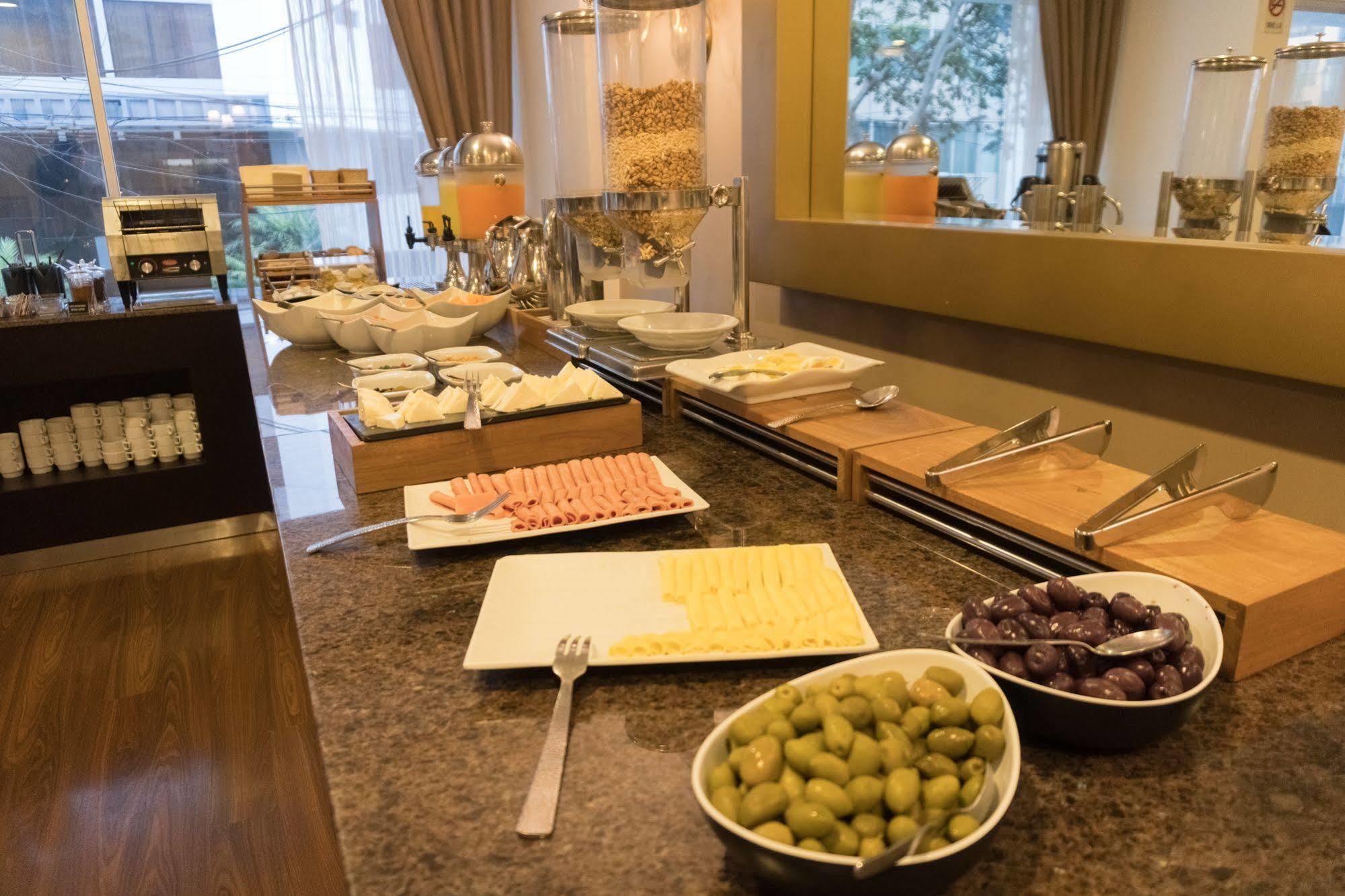 Jose Antonio Hotel